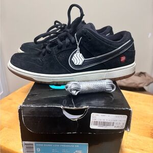 Nike sb dunk low quartersnacks